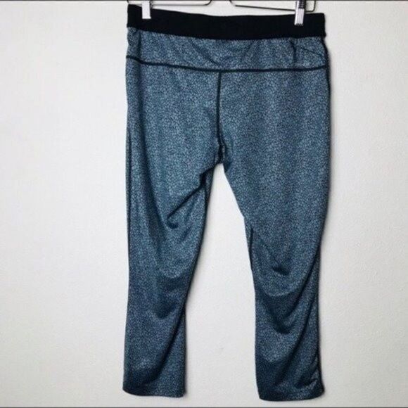 Nike Dri Fit blue and black cropped capri leggings Large BoxA - Picture 4 of 5